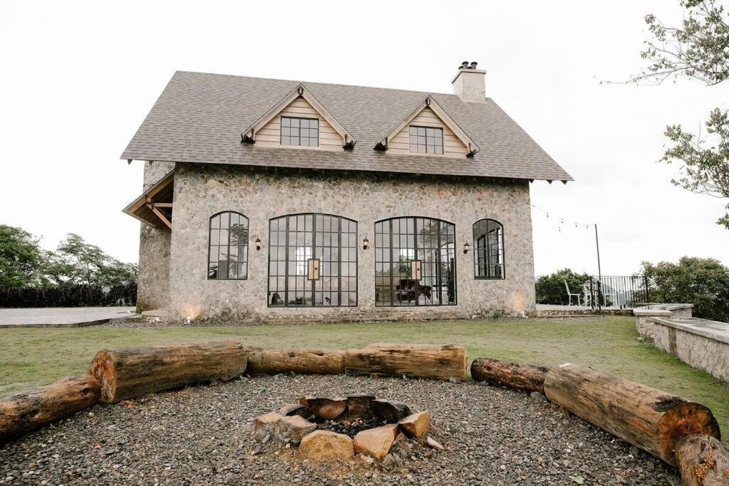 The Old Country Stone House Villa Cebu Bagian luar foto