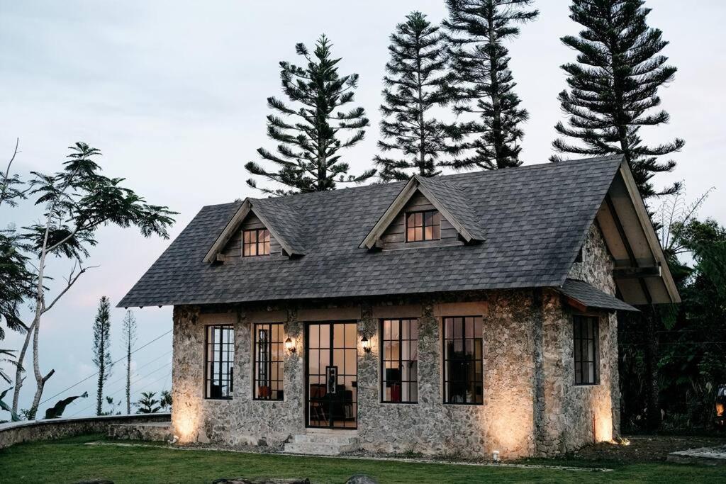 The Old Country Stone House Villa Cebu Bagian luar foto