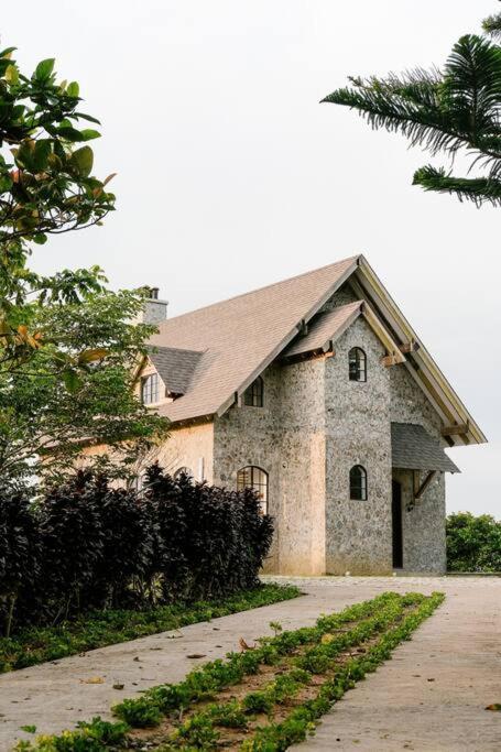 The Old Country Stone House Villa Cebu Bagian luar foto