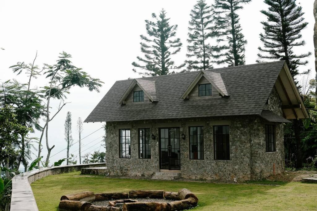 The Old Country Stone House Villa Cebu Bagian luar foto
